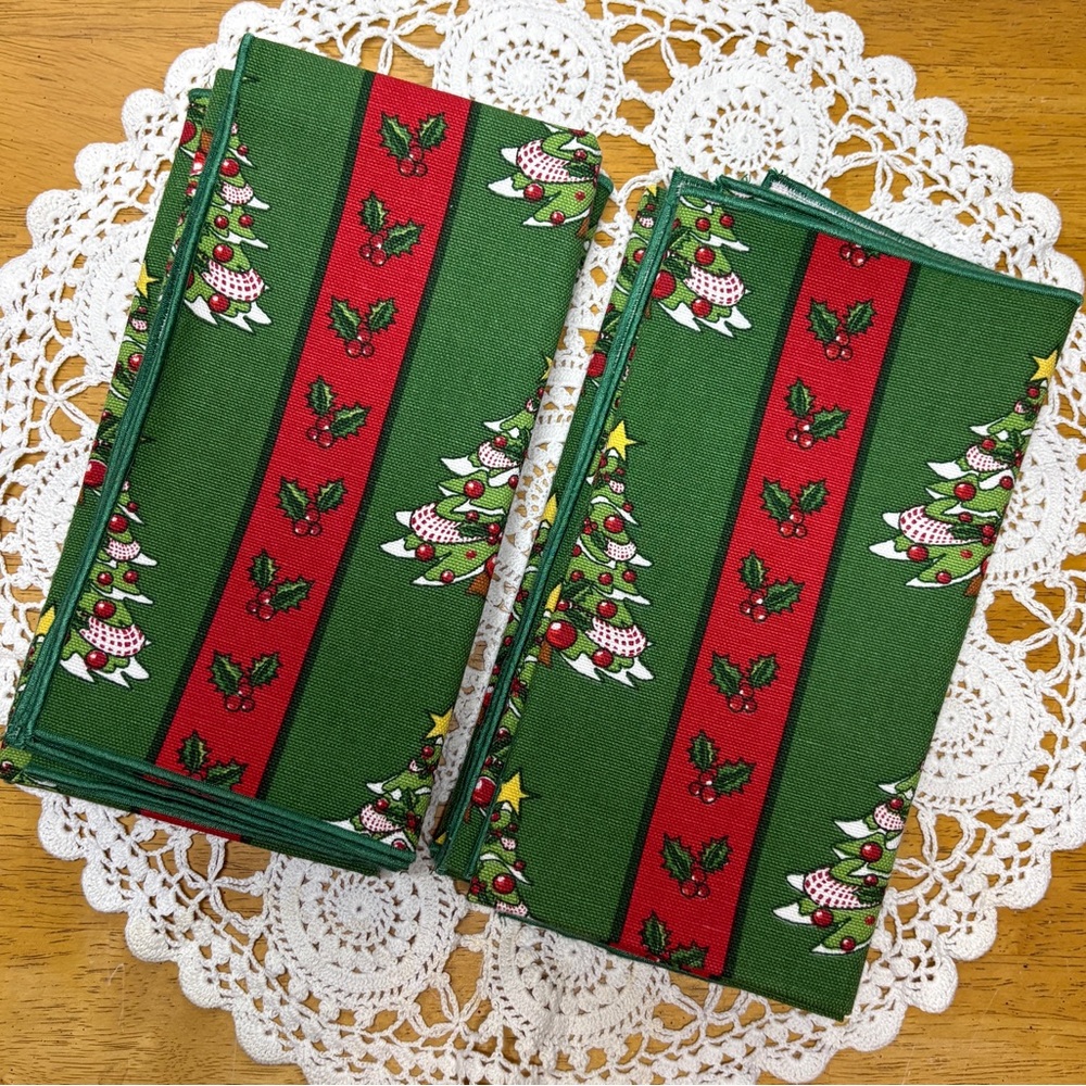 Vintage Christmas Tree and Holly Berries Cloth Napkins 17” Square Set of 8